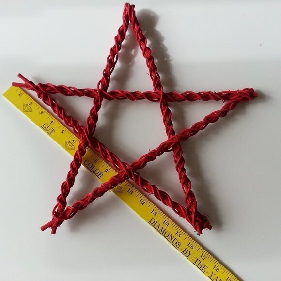 Unused - Extra Large Red Rattan 16" Stars (set of 4) - Picture 2 of 3